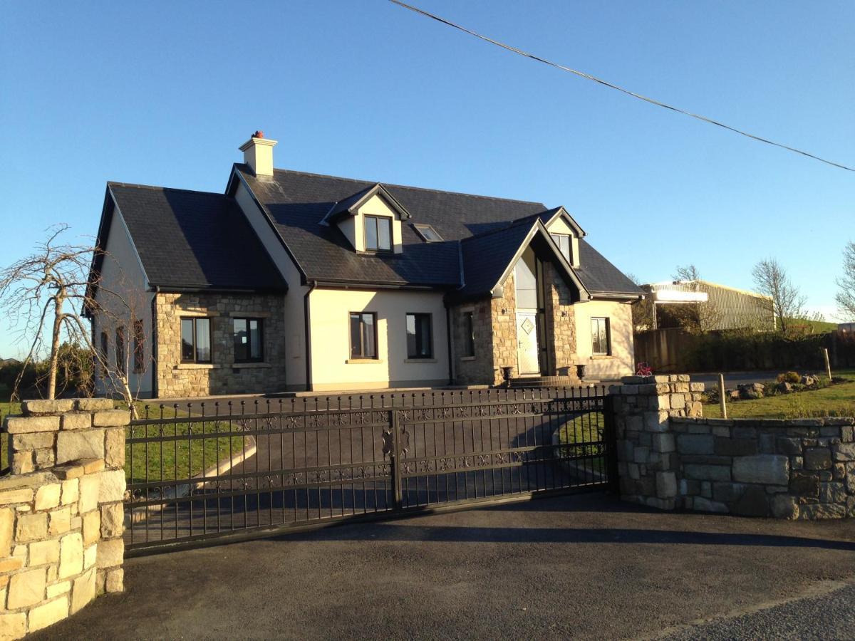 레세스 Railway View - Connemara B&B 외부 사진