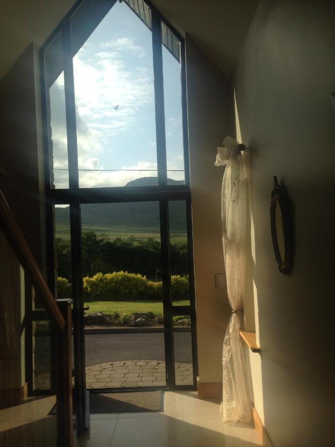 레세스 Railway View - Connemara B&B 외부 사진